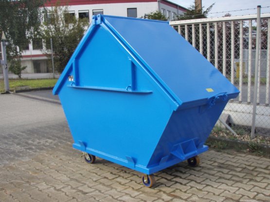 Abgedeckte Absetzmulde mit Fahrgestell