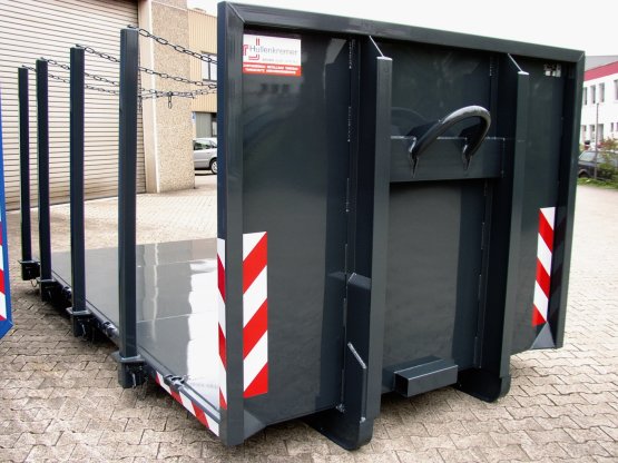 HÜLLENKREMER Containerbau NRW - Abroll-Container-Plattform mit seitlichen Steckrungen für den Holztransport