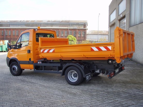 HÜLLENKREMER Containerbau NRW - City Container-Kippaufbau mit seitlichen Stahlbordwänden