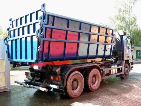 HÜLLENKREMER Containerbau NRW - Stapelcontainer 107°, mit Entleerungsklappe