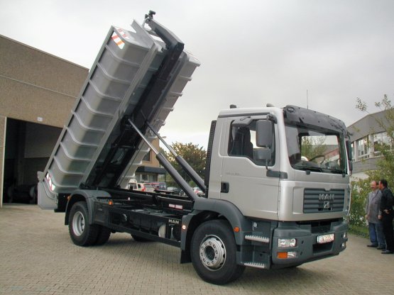 HÜLLENKREMER Containerbau NRW - Abroll-Container, offen, Inhalt ca. 9 m³, mit automatischer Klappenverriegelung