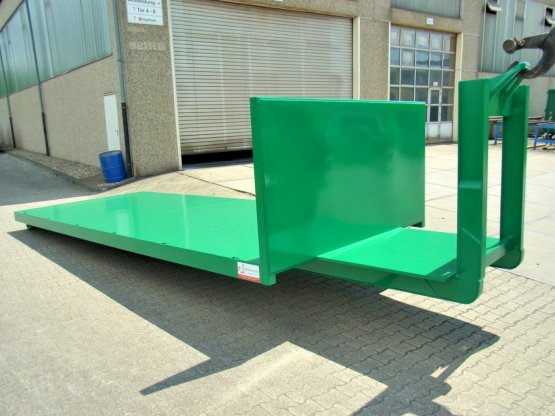 HÜLLENKREMER Containerbau NRW - Containerplattform - Abroll-Container-Plattform mit stirnseitiger Kranverlängerung
