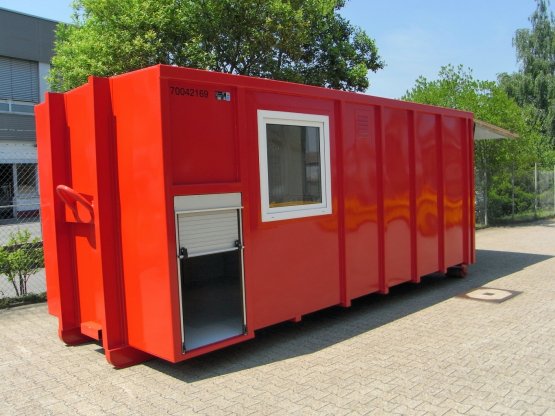 HÜLLENKREMER Containerbau NRW - Feuerwehrcontainer - Feuerwehr-Abroll-Container mit Seitenfenster und seitlicher Rolllade